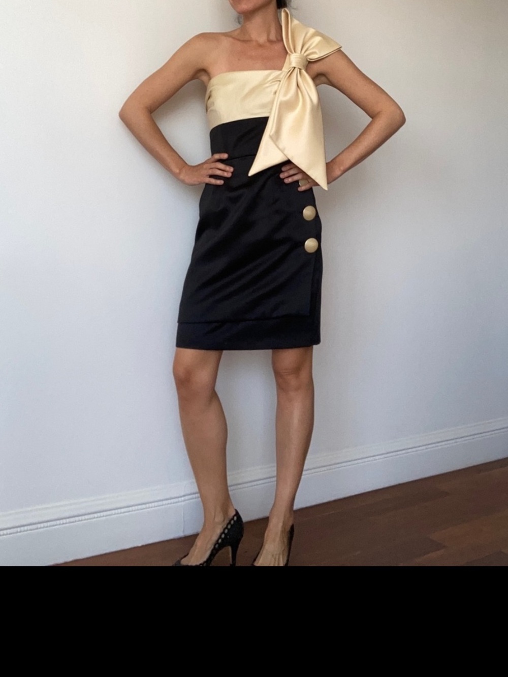 Betsey Johnson Satin Party Dress Gold and Black One-Shoulder Bow Size 2